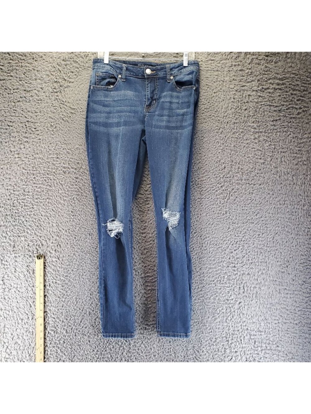 Maurices Jeans Womens Size 6 Blue Distressed Skinny Stretch Denim